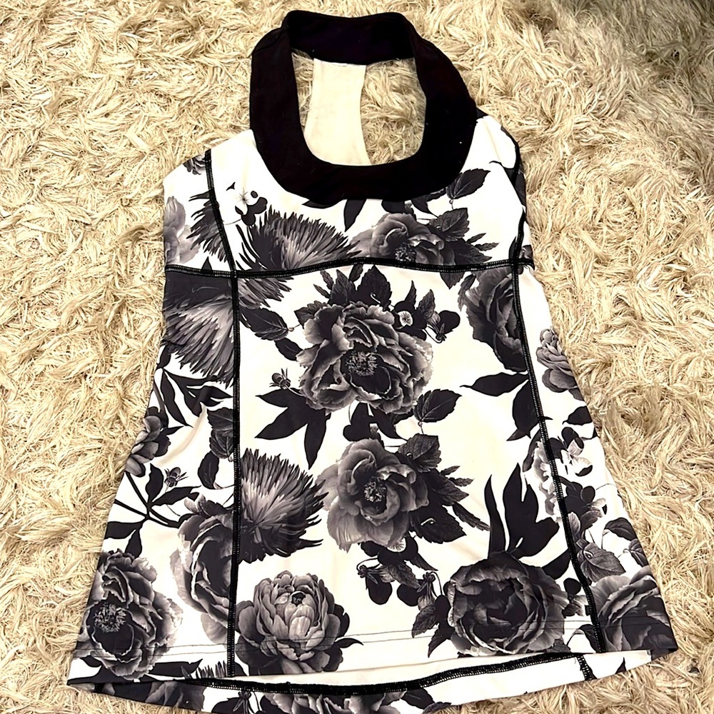 Lululemon halter tank top with built in sports bra.